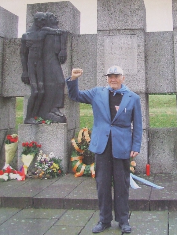 Fotogallerie „Un Cadáver En El Espejo“ Juan Camacho